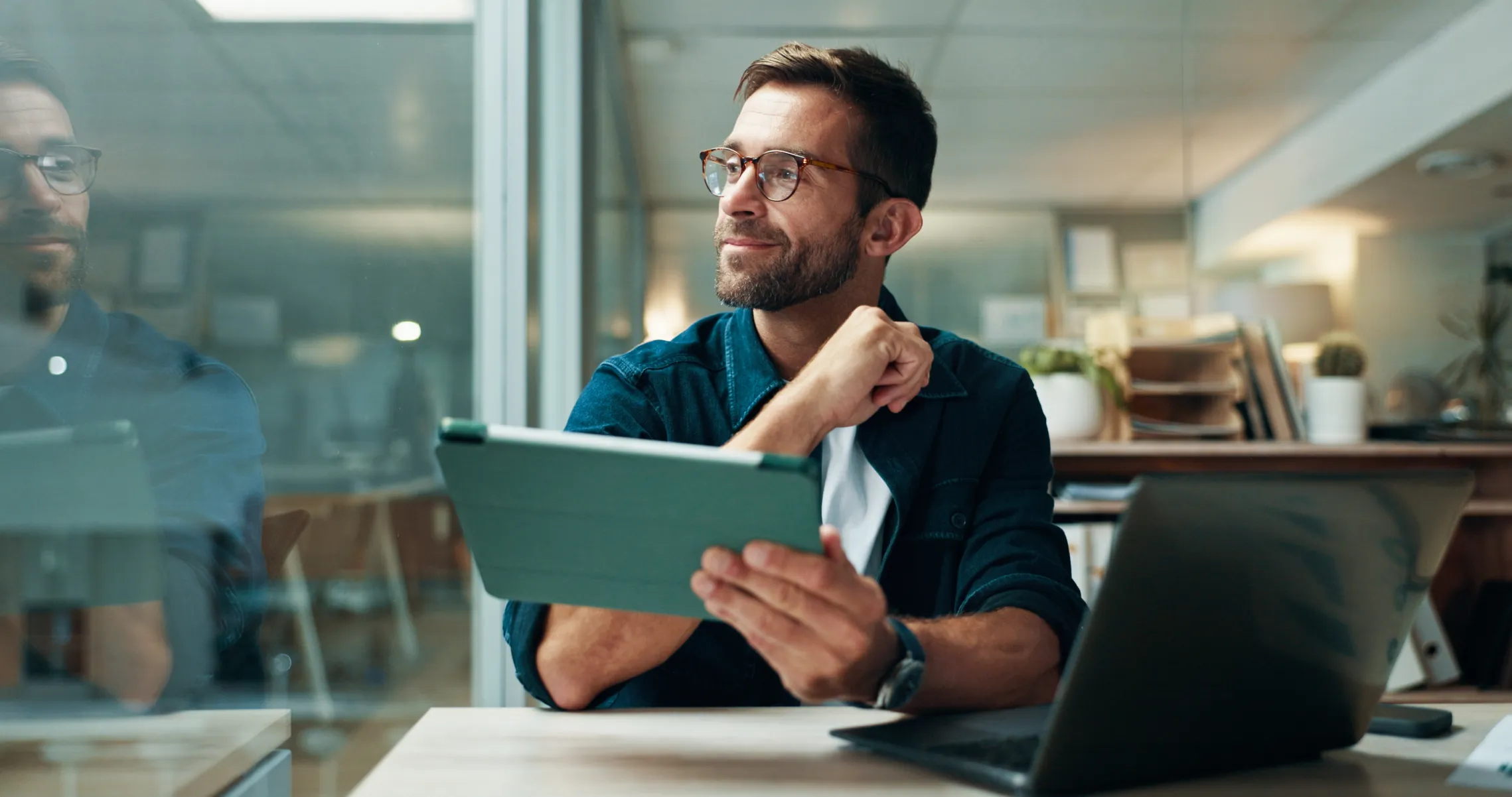 office-tablet.webp